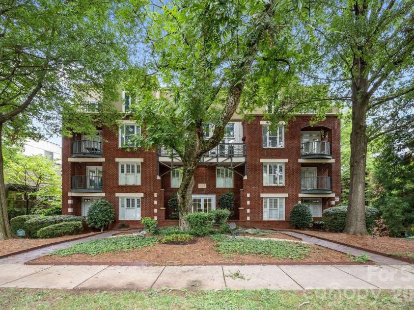 416 Queens Road, Charlotte, NC 28207.  MLS# CAR4333057, YatesRealty ID 12382. 