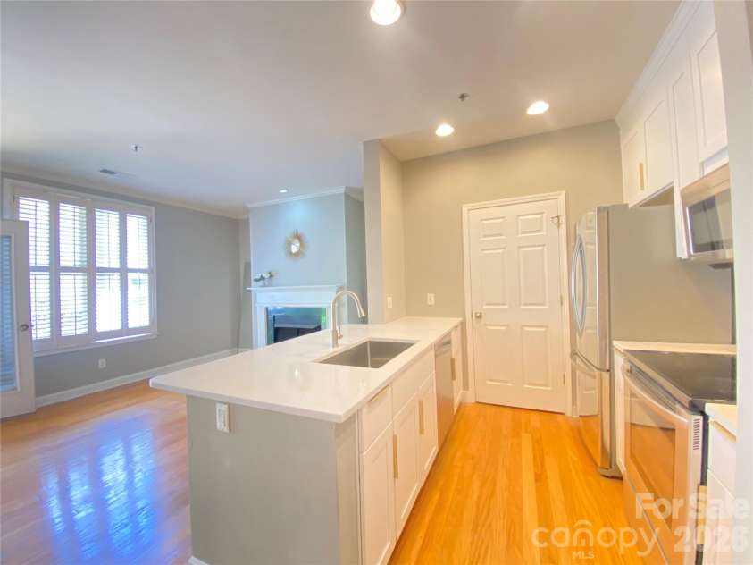 416 Queens Road, Charlotte, NC 28207.  MLS# CAR4333057, YatesRealty ID 12382. 