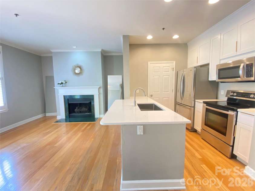 416 Queens Road, Charlotte, NC 28207.  MLS# CAR4333057, YatesRealty ID 12382. 
