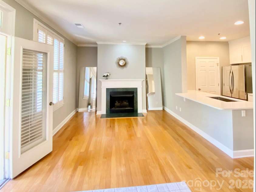 416 Queens Road, Charlotte, NC 28207.  MLS# CAR4333057, YatesRealty ID 12382. 