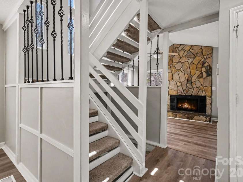 2312 Brook Canyon Drive, Charlotte, NC 28212.  MLS# CAR4342912, YatesRealty ID 12384. 