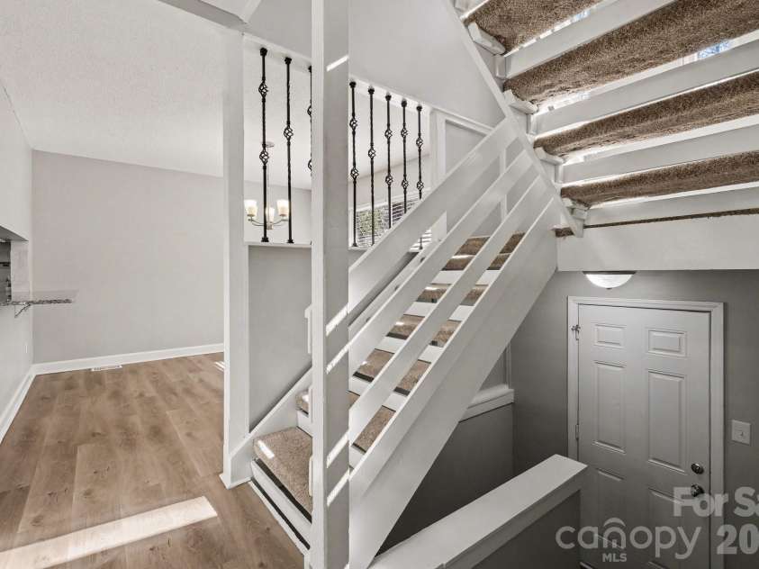 2312 Brook Canyon Drive, Charlotte, NC 28212.  MLS# CAR4342912, YatesRealty ID 12384. 