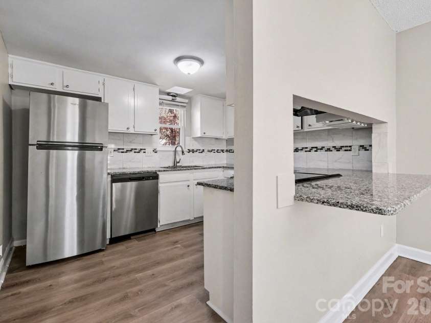 2312 Brook Canyon Drive, Charlotte, NC 28212.  MLS# CAR4342912, YatesRealty ID 12384. 