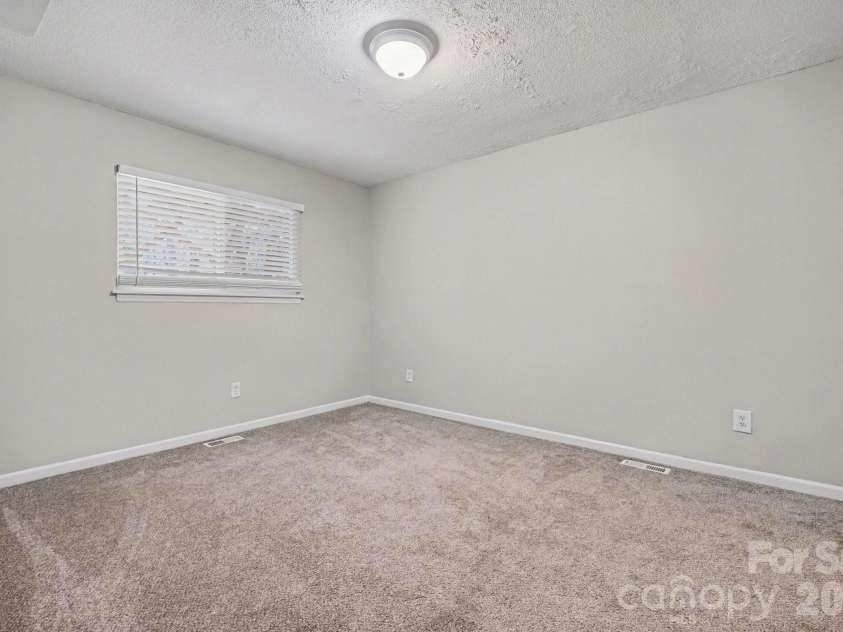 2312 Brook Canyon Drive, Charlotte, NC 28212.  MLS# CAR4342912, YatesRealty ID 12384. 