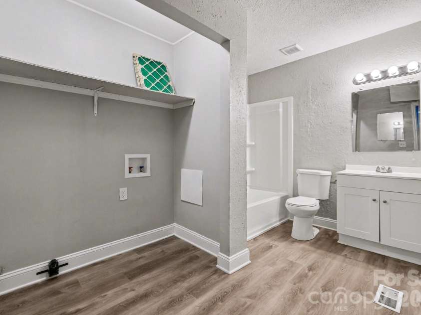2312 Brook Canyon Drive, Charlotte, NC 28212.  MLS# CAR4342912, YatesRealty ID 12384. 