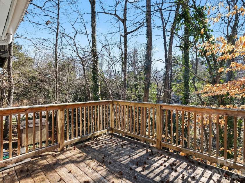2312 Brook Canyon Drive, Charlotte, NC 28212.  MLS# CAR4342912, YatesRealty ID 12384. 