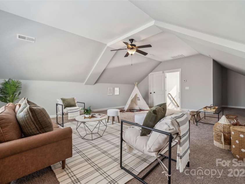 2311 Lochview Street, Pineville, NC 28134.  MLS# CAR4246576, YatesRealty ID 12385. 3rd Floor Bonus Living