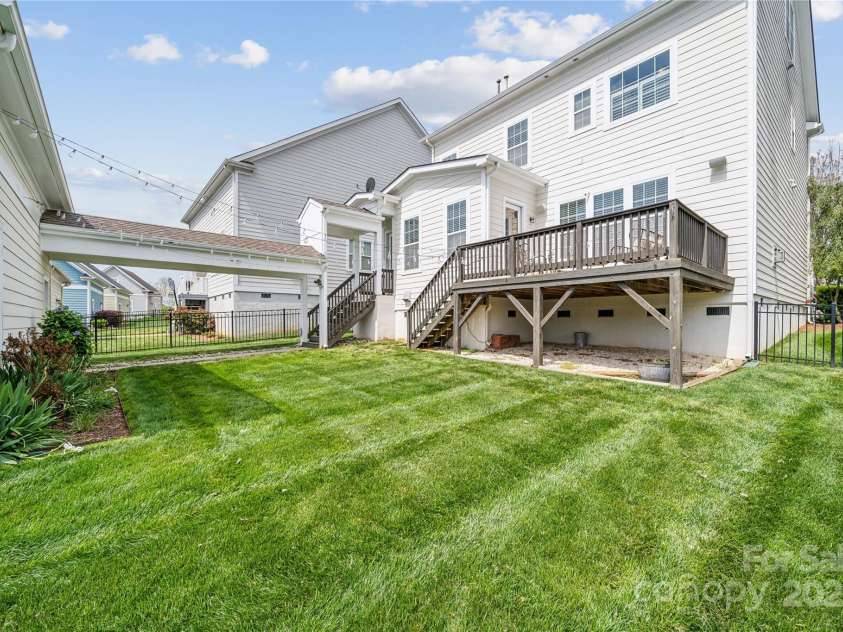 2311 Lochview Street, Pineville, NC 28134.  MLS# CAR4246576, YatesRealty ID 12385. 