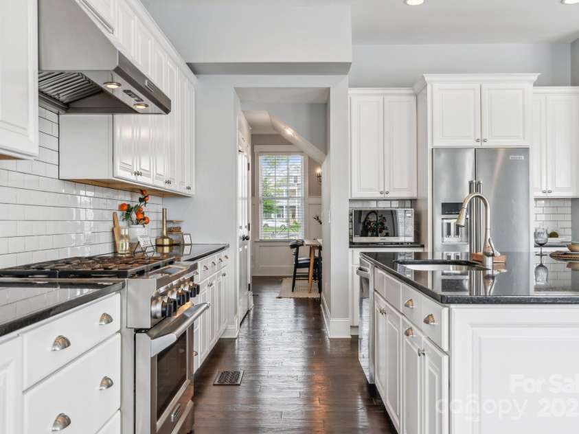 2311 Lochview Street, Pineville, NC 28134.  MLS# CAR4246576, YatesRealty ID 12385. Gourmet Kitchen