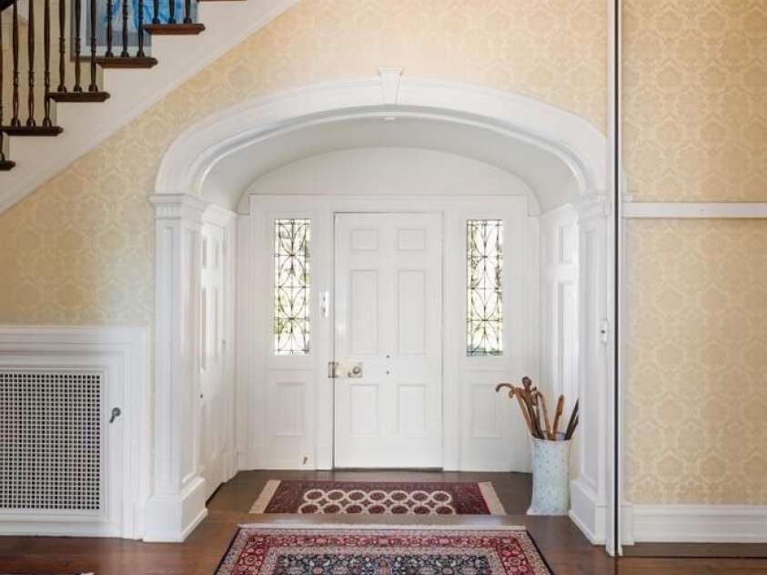 407 Vanderbilt Road, Asheville, NC 28803.  MLS# CAR4363302, YatesRealty ID 12385. Entrance from Circular Drive