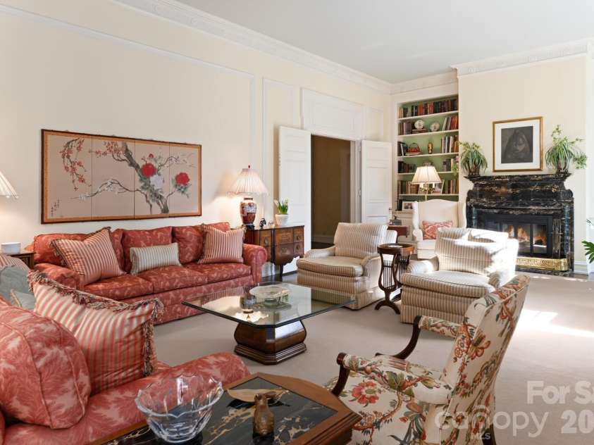 407 Vanderbilt Road, Asheville, NC 28803.  MLS# CAR4363302, YatesRealty ID 12385. High Ceilings