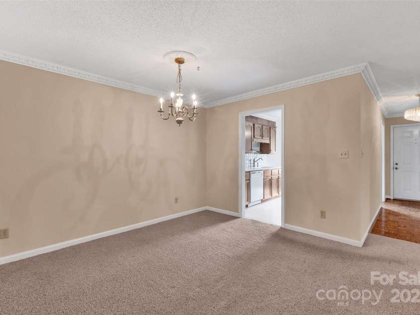 212 Pointe Circle, Rock Hill, SC 29732.  MLS# CAR4253180, YatesRealty ID 12386. Dining Area