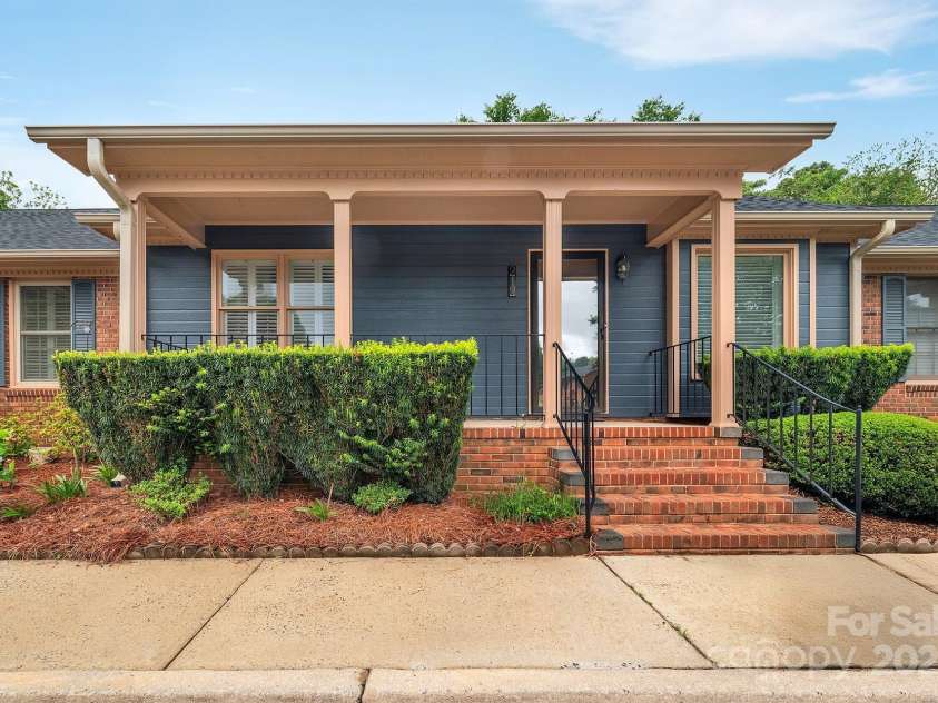 212 Pointe Circle, Rock Hill, SC 29732.  MLS# CAR4253180, YatesRealty ID 12386. Front