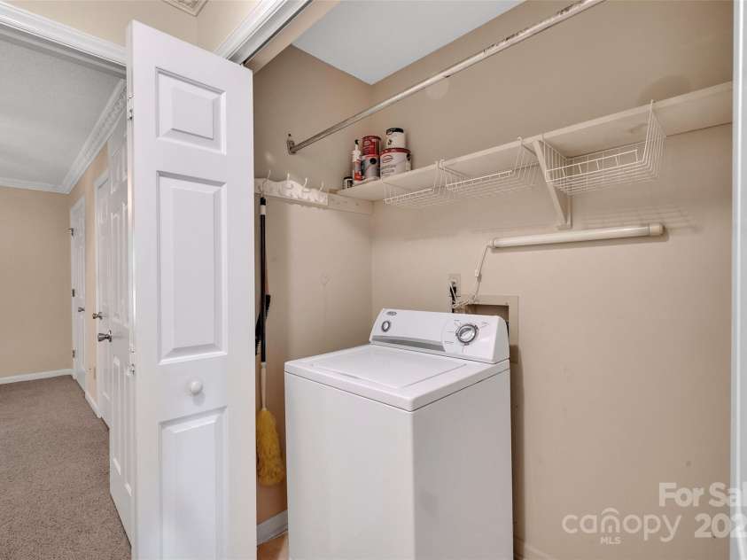 212 Pointe Circle, Rock Hill, SC 29732.  MLS# CAR4253180, YatesRealty ID 12386. Laundry