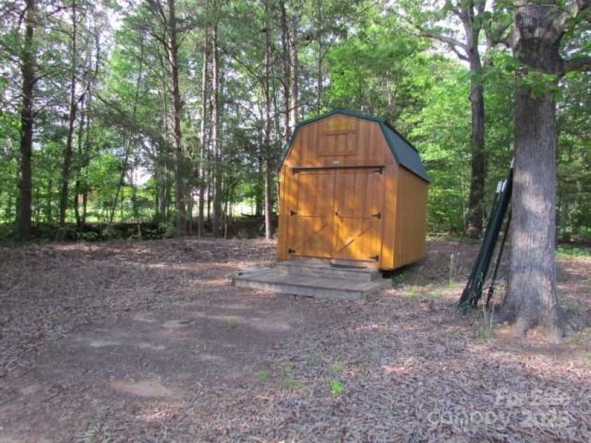 112 Highway 14 Highway, Landrum, SC 29356.  MLS# CAR4257045, YatesRealty ID 12387. 