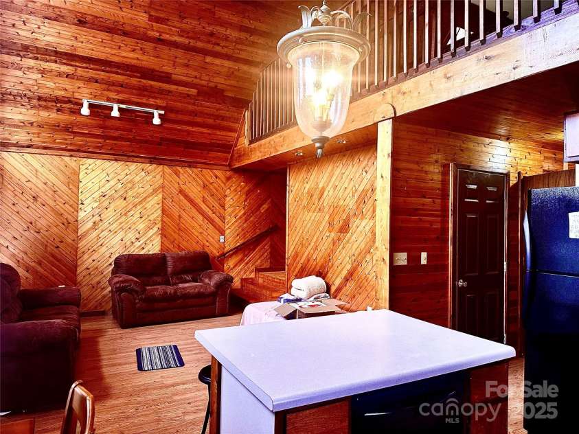 71 Travis Lane, Bakersville, NC 28705.  MLS# CAR4225910, YatesRealty ID 1239. 