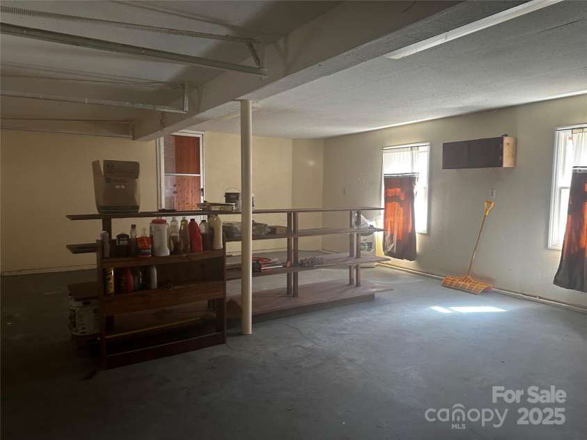 71 Travis Lane, Bakersville, NC 28705.  MLS# CAR4225910, YatesRealty ID 1239. 