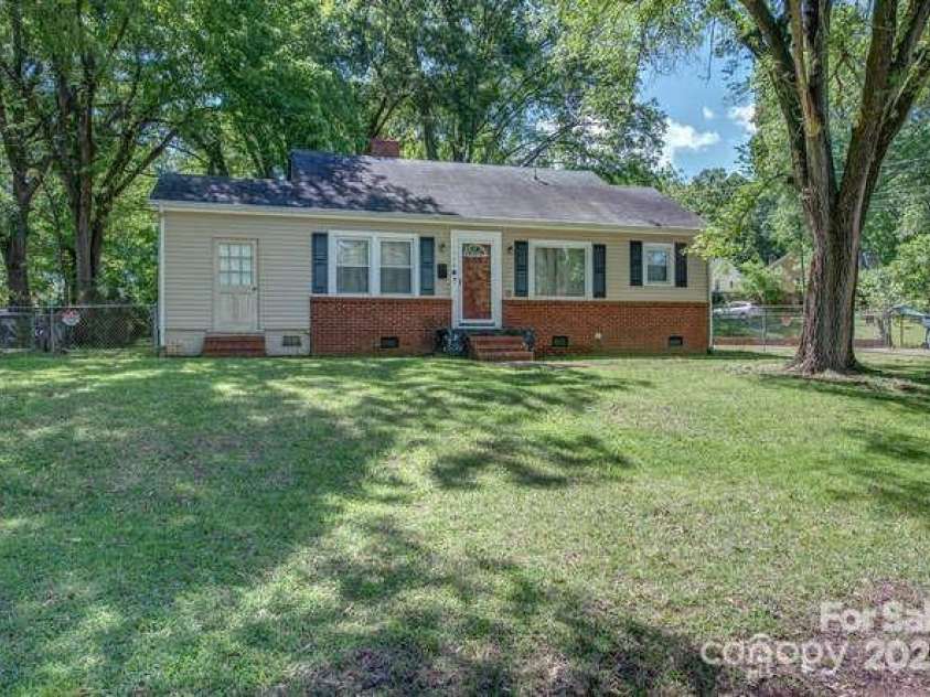1308 Lineberger Avenue, Gastonia, NC 28052.  MLS# CAR4246512, YatesRealty ID 12391. 