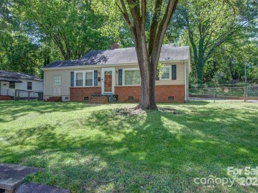 1308 Lineberger Avenue, Gastonia, NC 28052.  MLS# CAR4246512, YatesRealty ID 12391. 