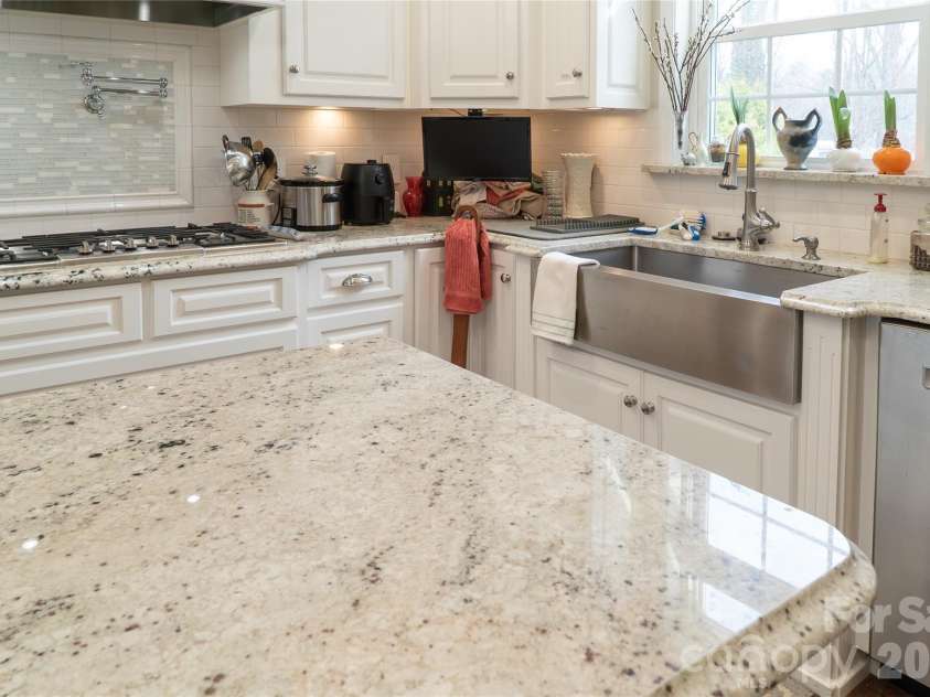 308 Beall Street, Lenoir, NC 28645.  MLS# CAR4356971, YatesRealty ID 12392. Kitchen