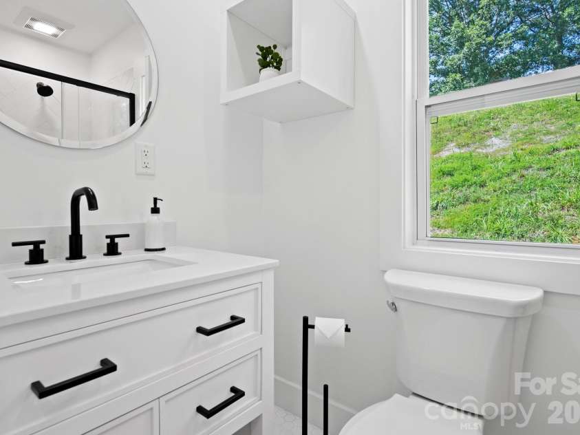 8 & 10 George Allen Ridge, Arden, NC 28704.  MLS# CAR4355041, YatesRealty ID 12393. 