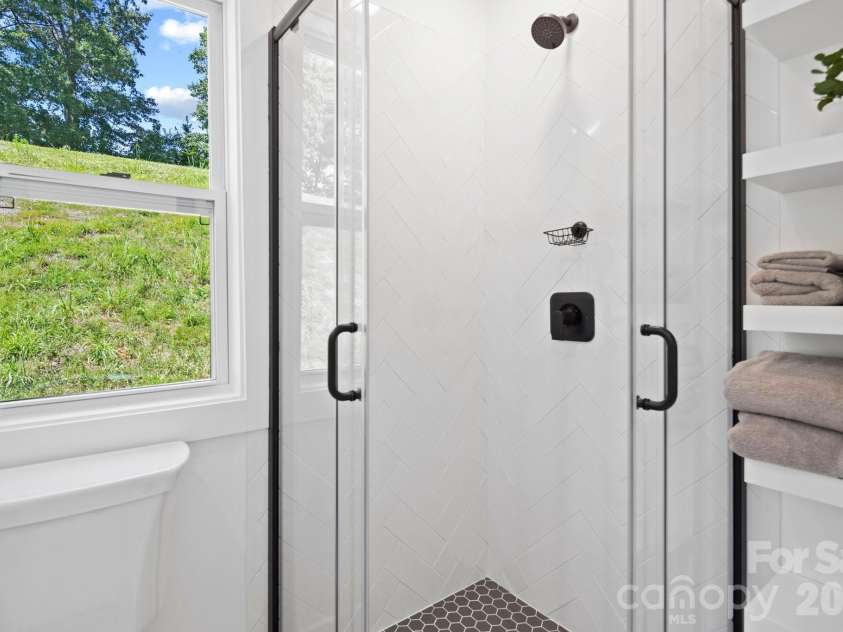 8 & 10 George Allen Ridge, Arden, NC 28704.  MLS# CAR4355041, YatesRealty ID 12393. 
