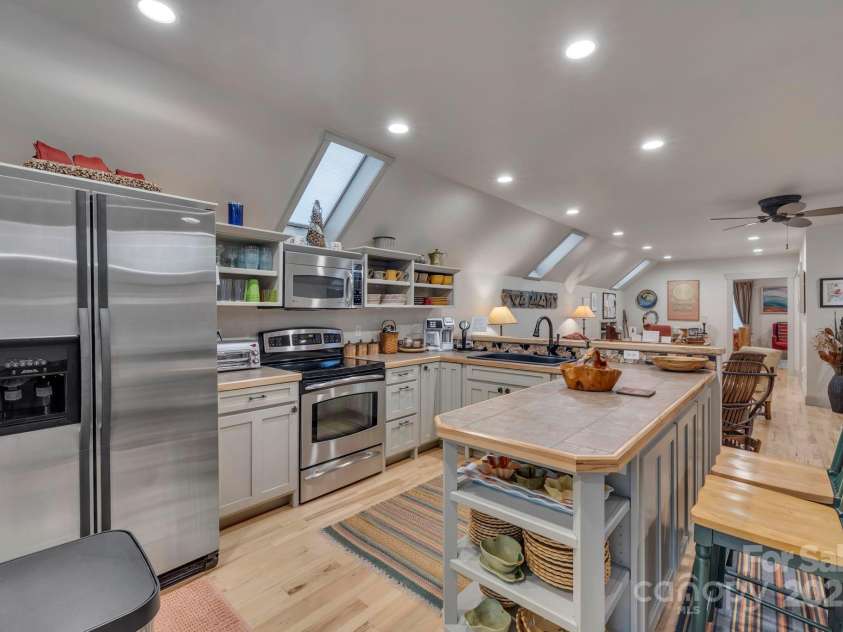 178 Whetstone Gap Road, Lake Toxaway, NC 28747.  MLS# CAR4229109, YatesRealty ID 12394. 