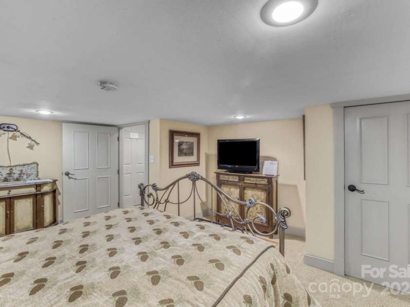 178 Whetstone Gap Road, Lake Toxaway, NC 28747.  MLS# CAR4229109, YatesRealty ID 12394. 