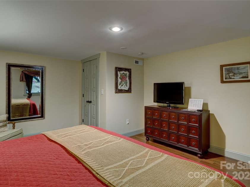 178 Whetstone Gap Road, Lake Toxaway, NC 28747.  MLS# CAR4229109, YatesRealty ID 12394. Guest bedroom