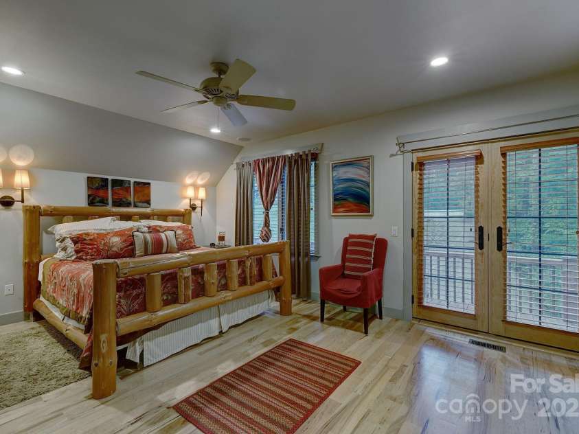 178 Whetstone Gap Road, Lake Toxaway, NC 28747.  MLS# CAR4229109, YatesRealty ID 12394. Master bedroom