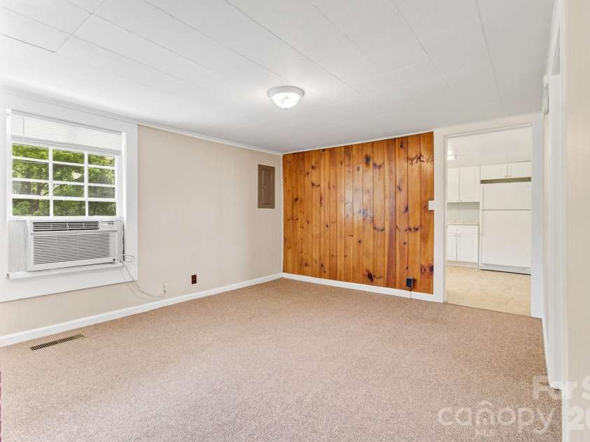 438 Loop Road, Hendersonville, NC 28792.  MLS# CAR4360408, YatesRealty ID 12395. 
