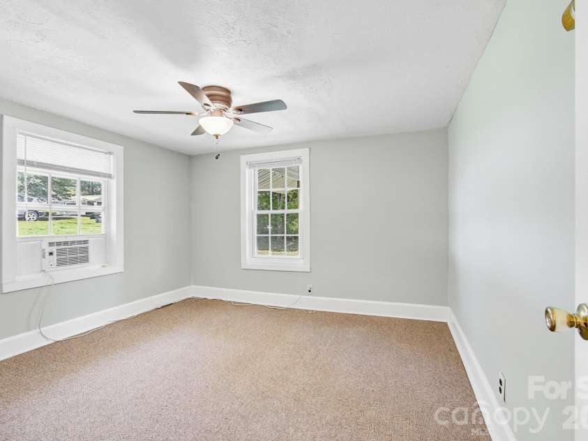 438 Loop Road, Hendersonville, NC 28792.  MLS# CAR4360408, YatesRealty ID 12395. 