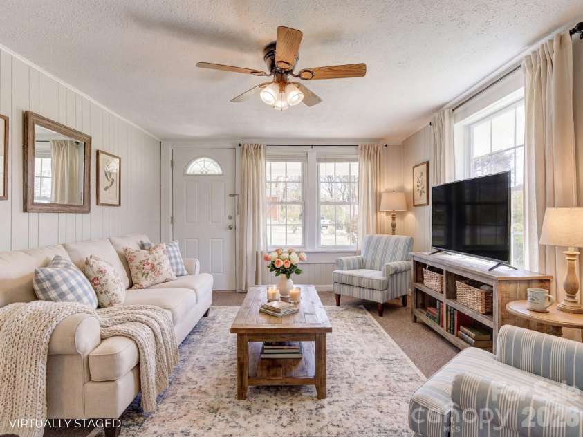 438 Loop Road, Hendersonville, NC 28792.  MLS# CAR4360408, YatesRealty ID 12395. 