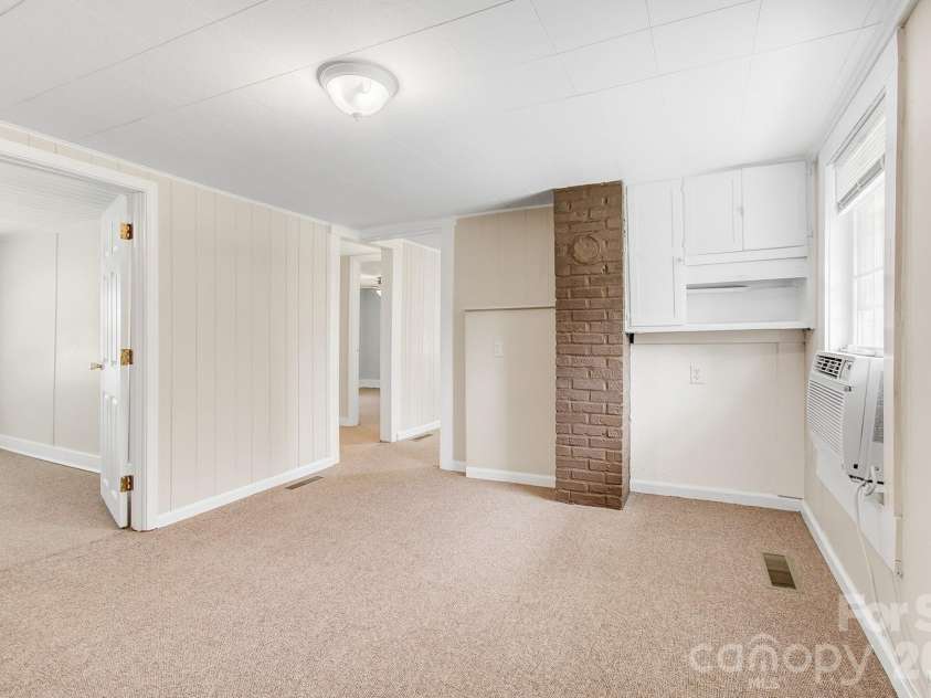 438 Loop Road, Hendersonville, NC 28792.  MLS# CAR4360408, YatesRealty ID 12395. 