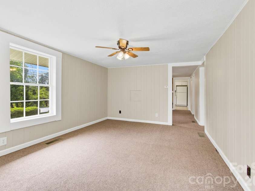 438 Loop Road, Hendersonville, NC 28792.  MLS# CAR4360408, YatesRealty ID 12395. 