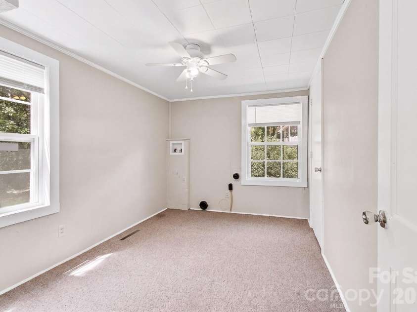 438 Loop Road, Hendersonville, NC 28792.  MLS# CAR4360408, YatesRealty ID 12395. 