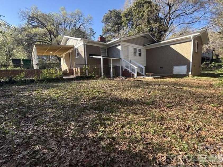 1713 Browns Avenue, Charlotte, NC 28208.  MLS# CAR4355298, YatesRealty ID 12396. 