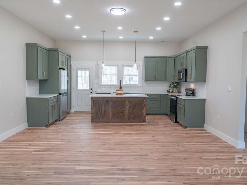 126 Maehill Place, Lenoir, NC 28645.  MLS# CAR4221380, YatesRealty ID 12397. 