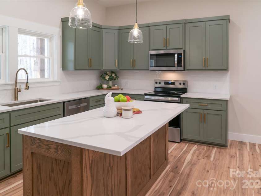 126 Maehill Place, Lenoir, NC 28645.  MLS# CAR4221380, YatesRealty ID 12397. 