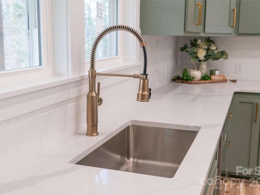 126 Maehill Place, Lenoir, NC 28645.  MLS# CAR4221380, YatesRealty ID 12397. 