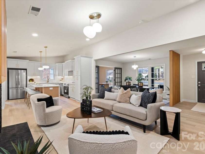 6900 Valley Haven Drive, Charlotte, NC 28211.  MLS# CAR4346108, YatesRealty ID 12397. 