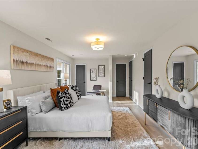 6900 Valley Haven Drive, Charlotte, NC 28211.  MLS# CAR4346108, YatesRealty ID 12397. 