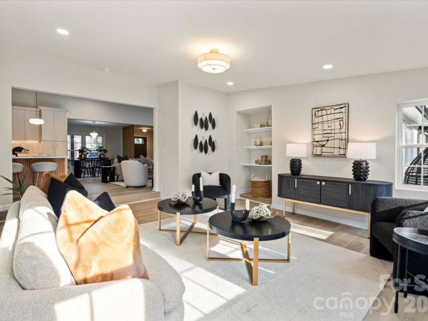 6900 Valley Haven Drive, Charlotte, NC 28211.  MLS# CAR4346108, YatesRealty ID 12397. Den