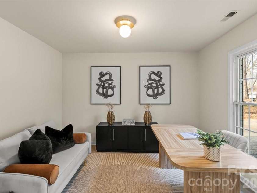 6900 Valley Haven Drive, Charlotte, NC 28211.  MLS# CAR4346108, YatesRealty ID 12397. Office