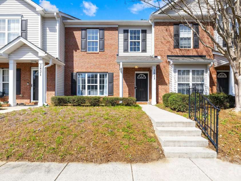 2823 Summergrove Court, Matthews, NC 28105.  MLS# CAR4358016, YatesRealty ID 12398. 