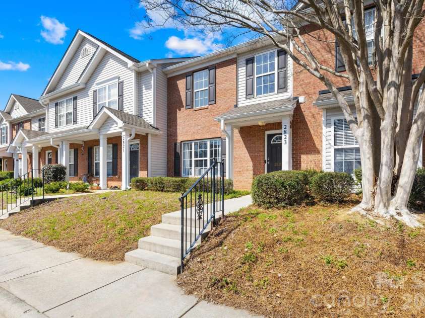 2823 Summergrove Court, Matthews, NC 28105.  MLS# CAR4358016, YatesRealty ID 12398. 