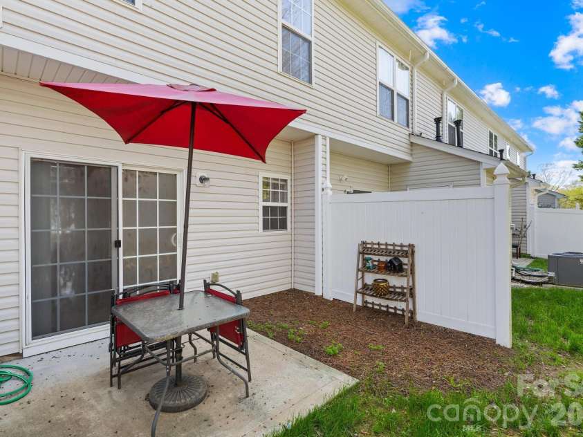 2823 Summergrove Court, Matthews, NC 28105.  MLS# CAR4358016, YatesRealty ID 12398. 