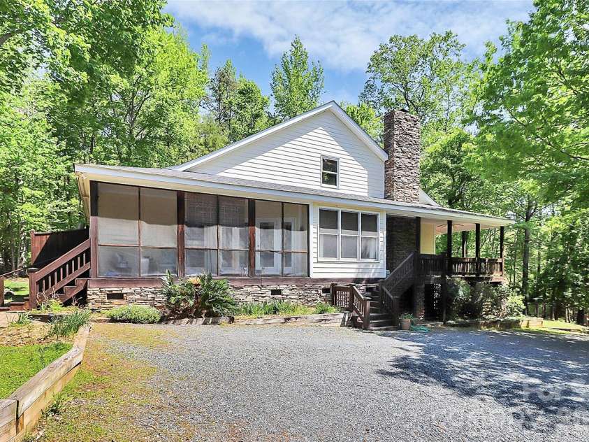 729 Lochaven Road, Waxhaw, NC 28173.  MLS# CAR4344762, YatesRealty ID 12399. 