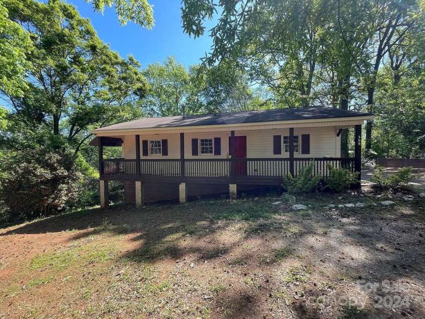 308 Carpenter Street, Kings Mountain, NC 28086.  MLS# CAR4153682, YatesRealty ID 124. 