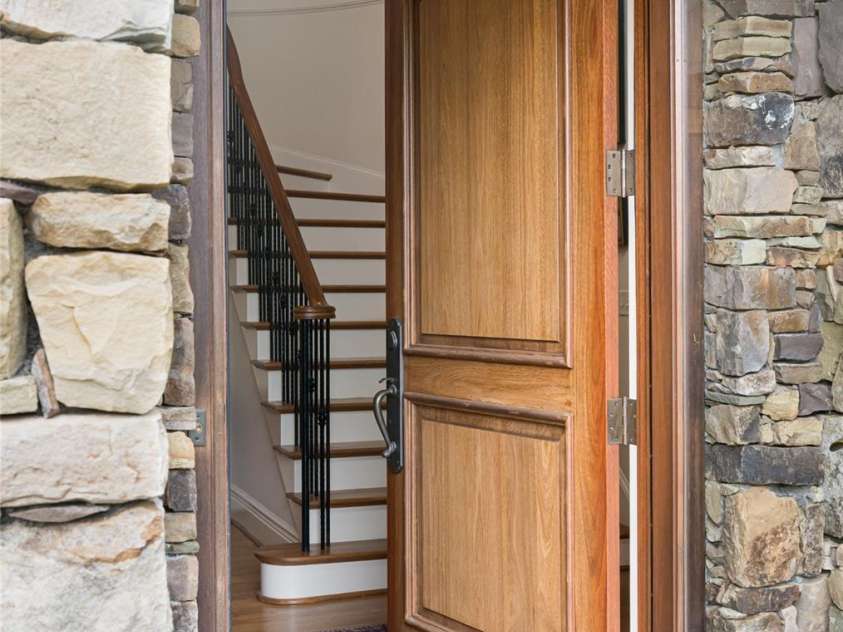 53 Cedar Hill Drive, Asheville, NC 28803.  MLS# CAR4301741, YatesRealty ID 124. Entry